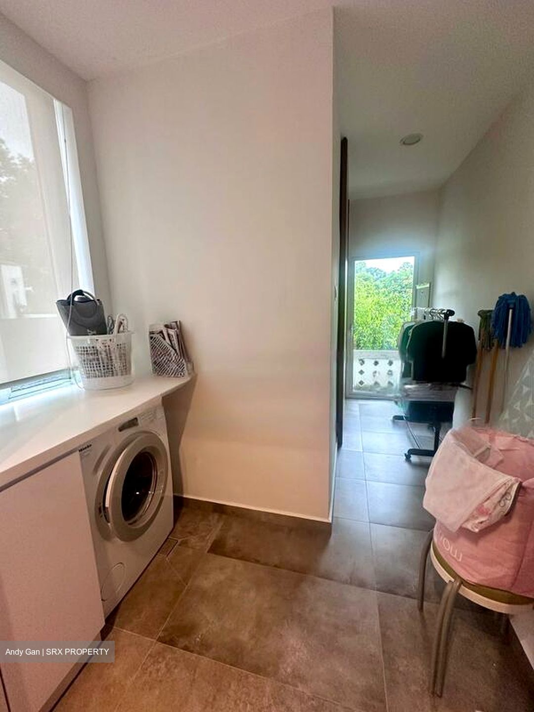 Emerald Apartments (D9), Apartment #456010251